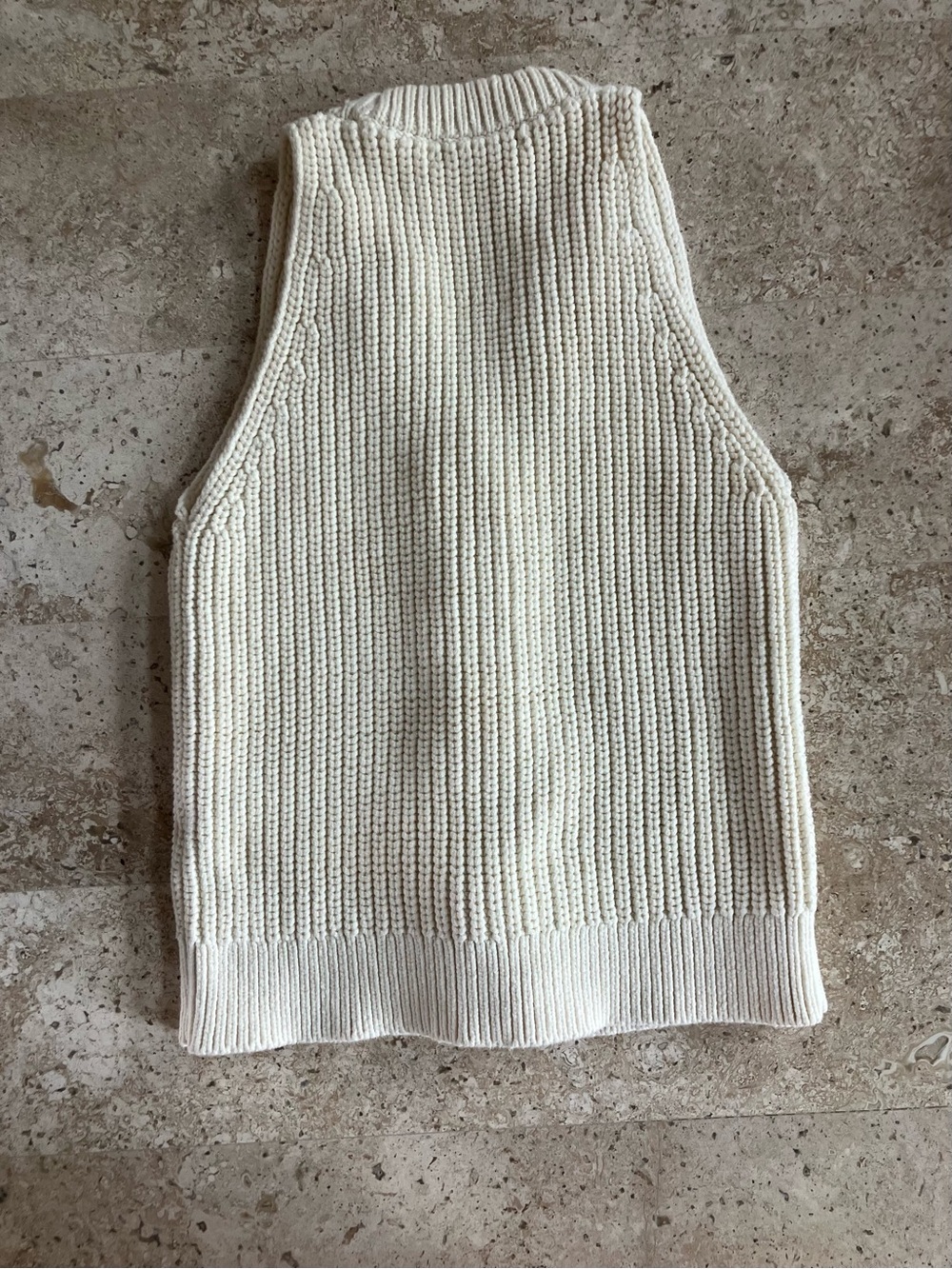 EUC Woman’s Madewell Cutaway Sleeveless Sweater Vest in Ivory (S) - Picture 7 of 9